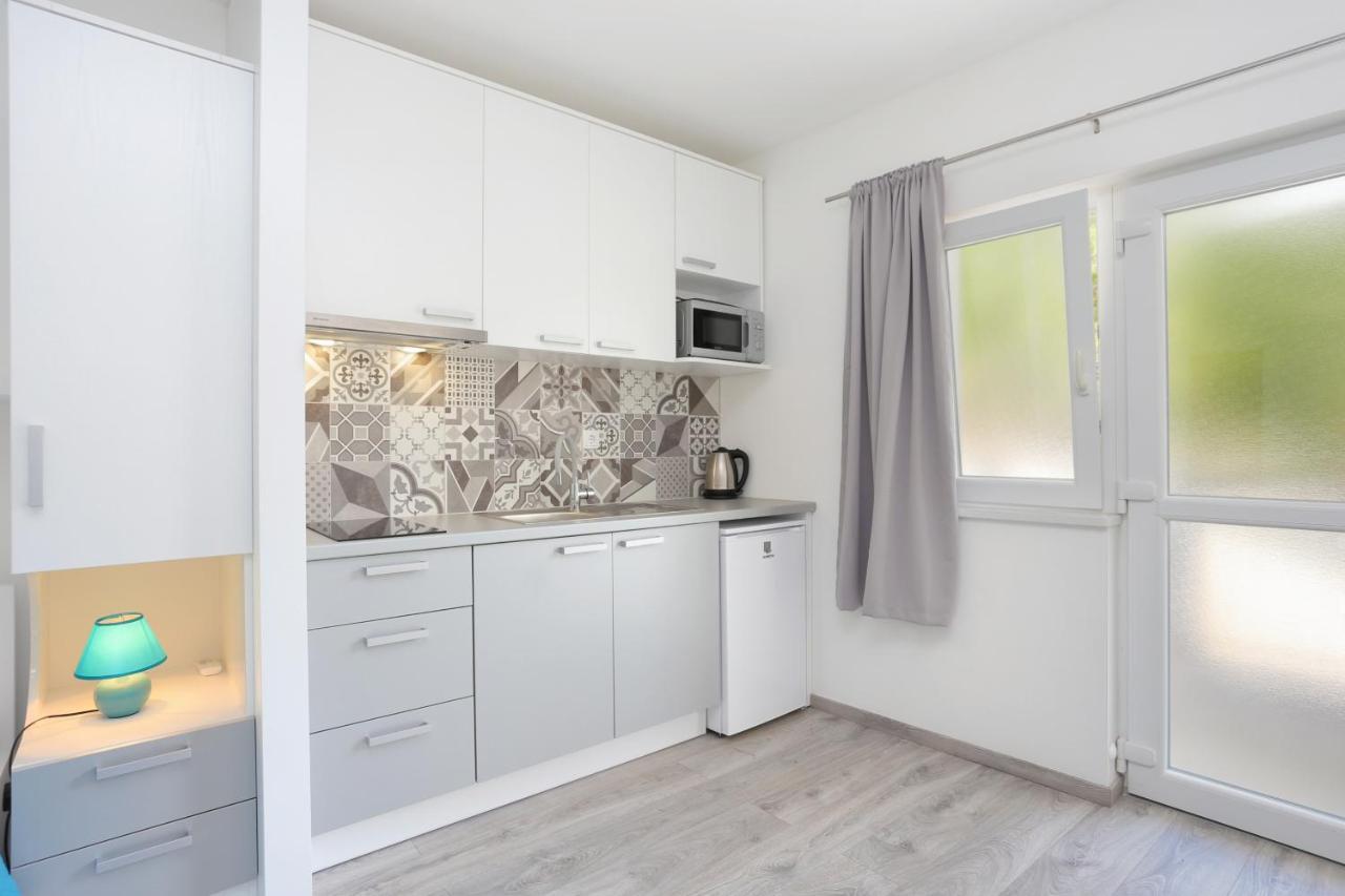 Apartments By The Sea Brela, Makarska - 6688 Exteriér fotografie